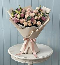 Букет цветов из:  Розы и Лизиантусы в Наволоках