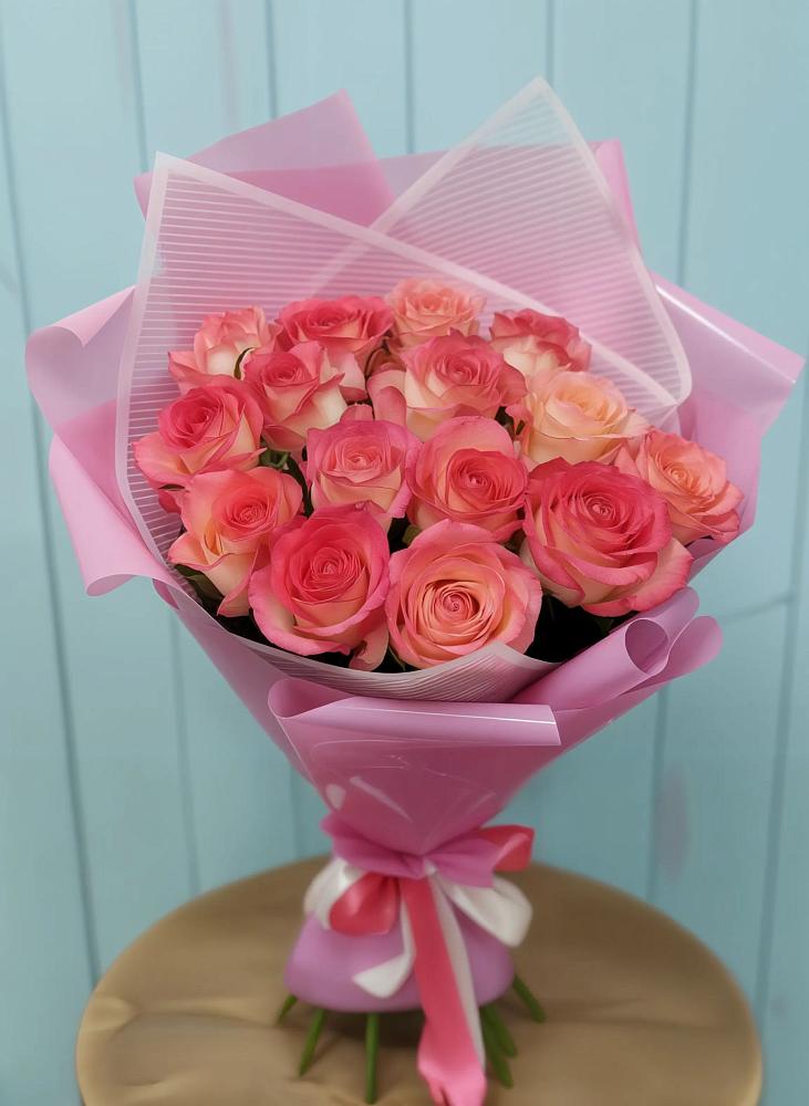 Букет 15 Розовых роз Равель в Наволоках