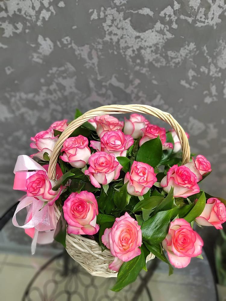 Цветочная композиция из Розы в корзине в Наволоках