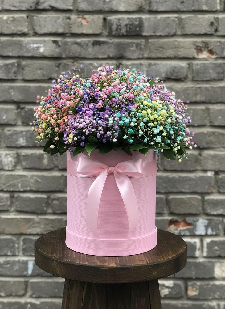 Цветочная композиция из Гипсофила и Розы в шляпной коробке в Наволоках