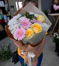 Букет цветов из:  Герберы, Розы и Хризантемы в Наволоках