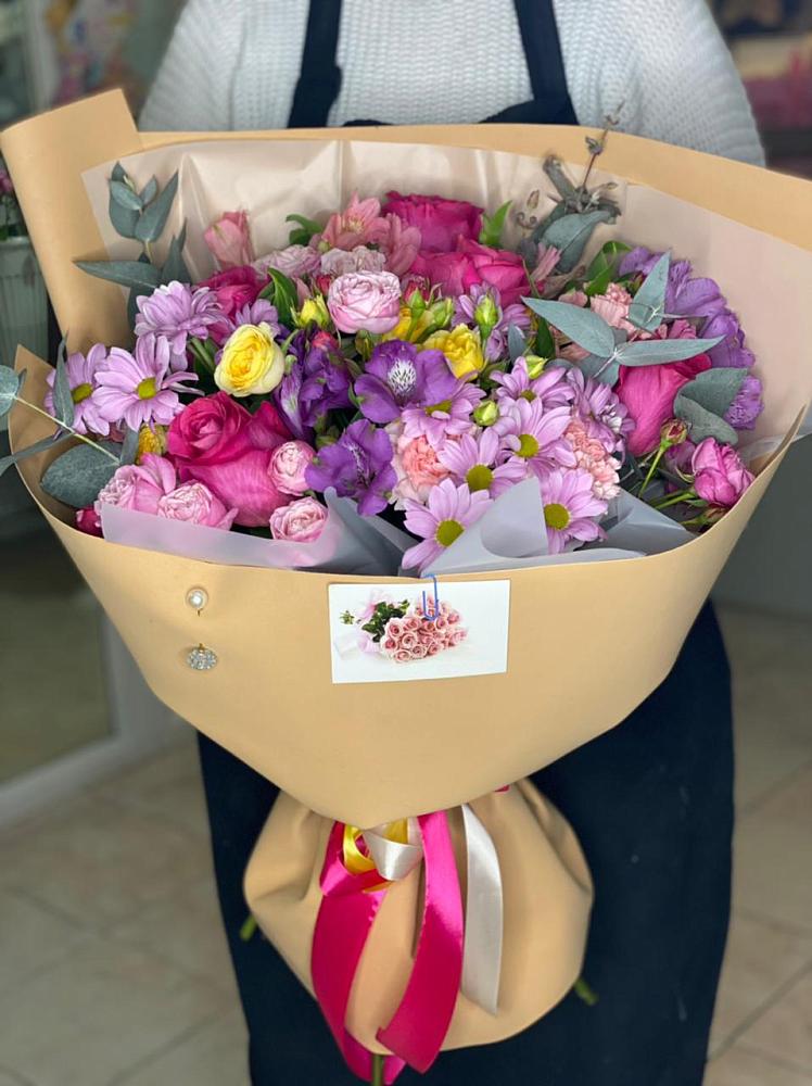 Букет цветов из: Хризантемы, Гвоздики и Альстромерии в Наволоках