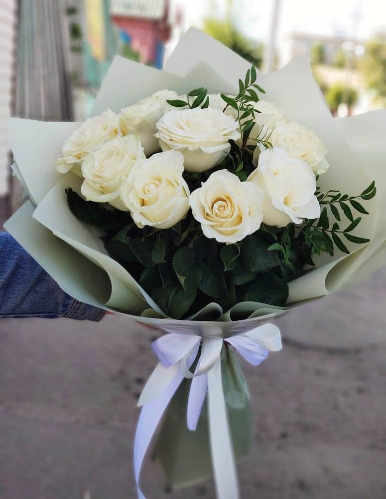 Букет Белые розы Проуд в Наволоках
