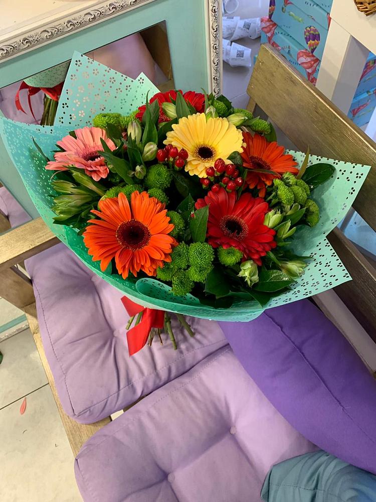 Букет цветов из: Герберы, Хризантемы и Альстромерии в Наволоках