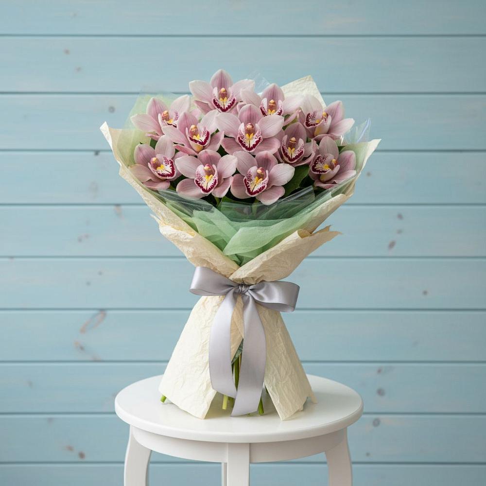 Букет цветов из: Орхидеи и Розы в Наволоках