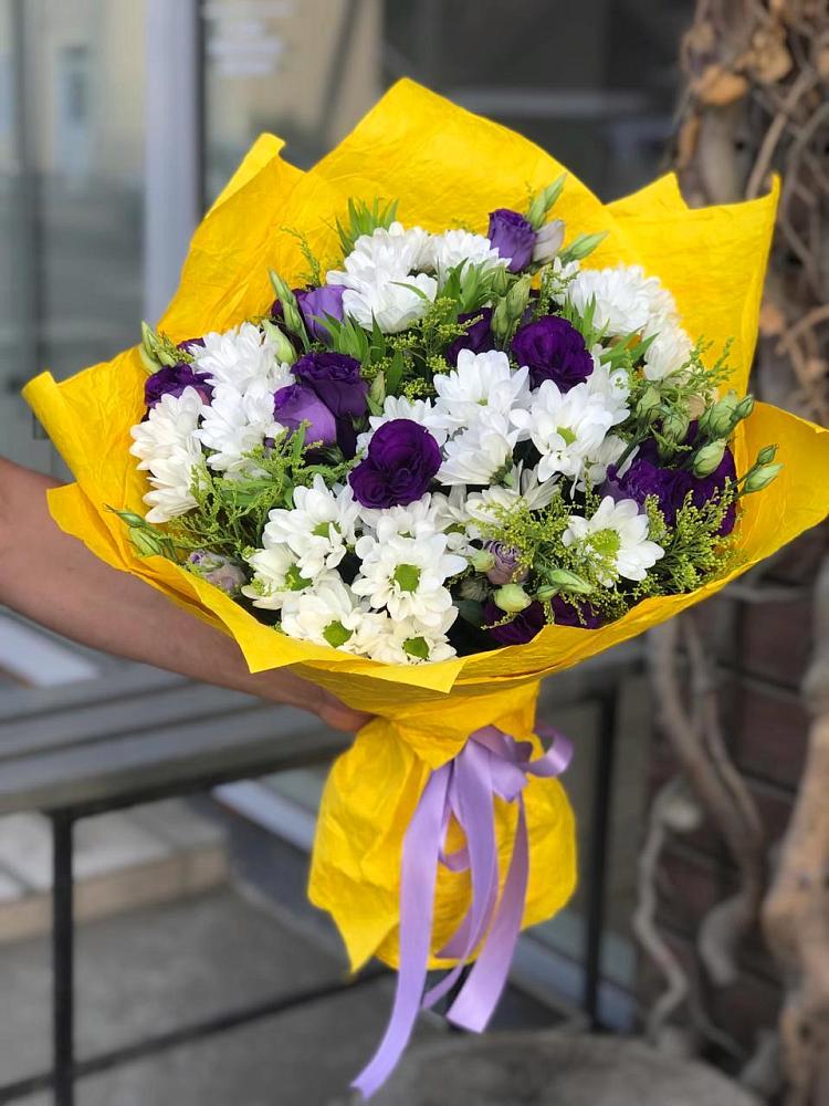 Букет цветов из: Ирисы, Хризантемы и Ромашки в Наволоках