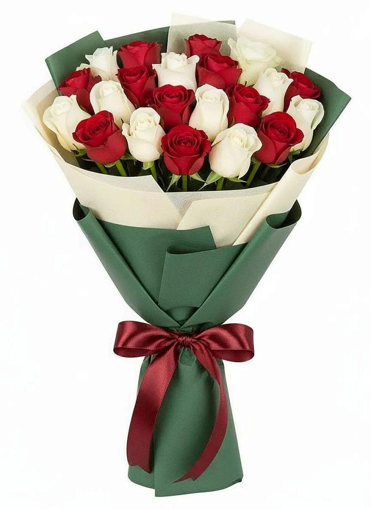 Букет Микс из красных и белых роз в Наволоках