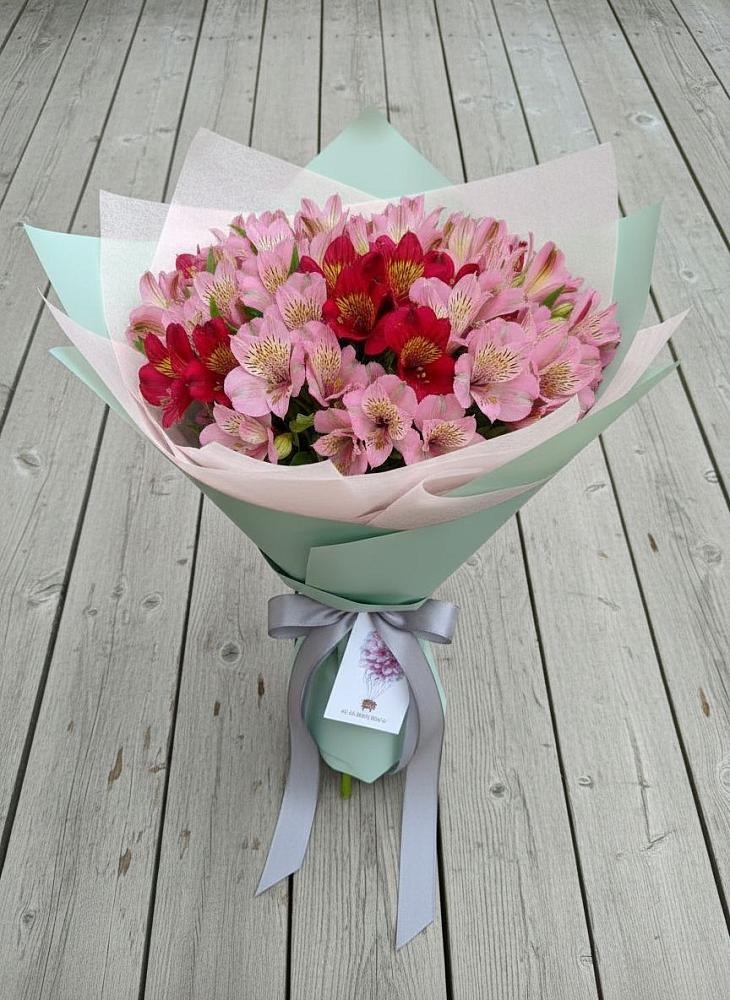 Букет цветов из: Альстромерии в Наволоках