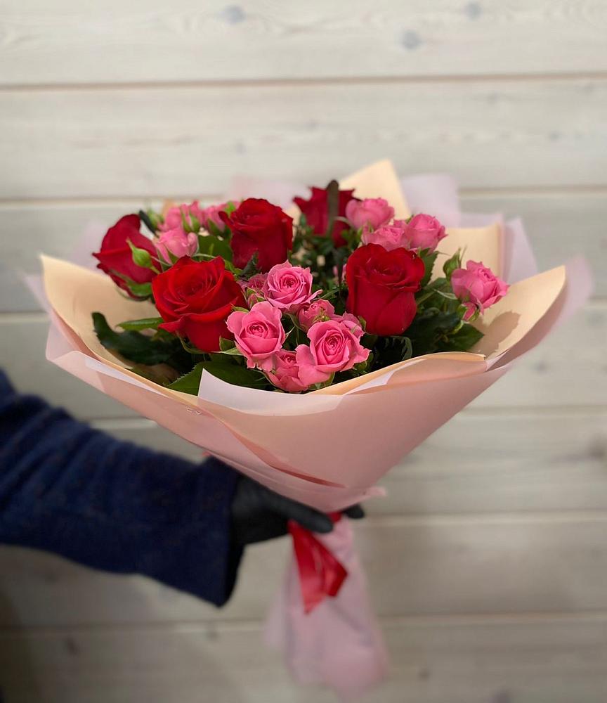 Букет цветов из: Розы в Наволоках