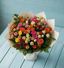Букет Микс из разноцветных кустовых роз в Наволоках