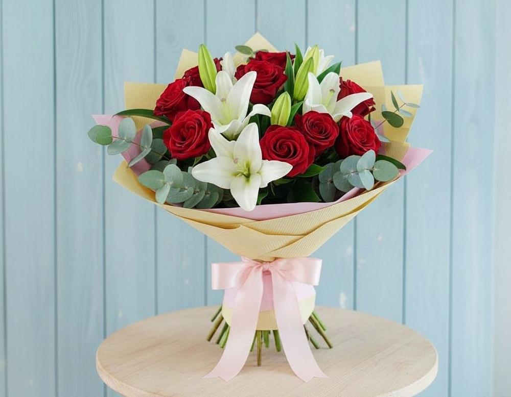Букет цветов из: Лилии и Розы в Наволоках